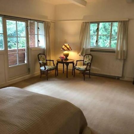 Vrijstaande Rietgedekte Villa Nabij Uitvalswegen Wassenaar Kültér fotó