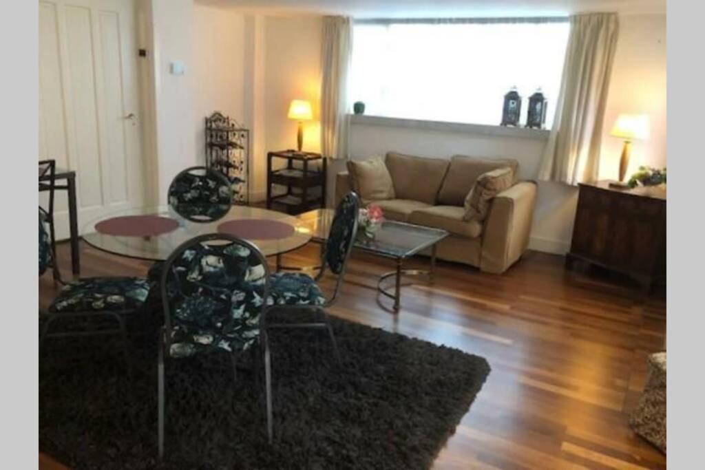 Vrijstaande Rietgedekte Villa Nabij Uitvalswegen Wassenaar Kültér fotó