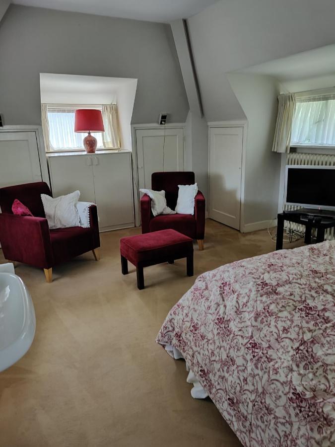 Vrijstaande Rietgedekte Villa Nabij Uitvalswegen Wassenaar Kültér fotó