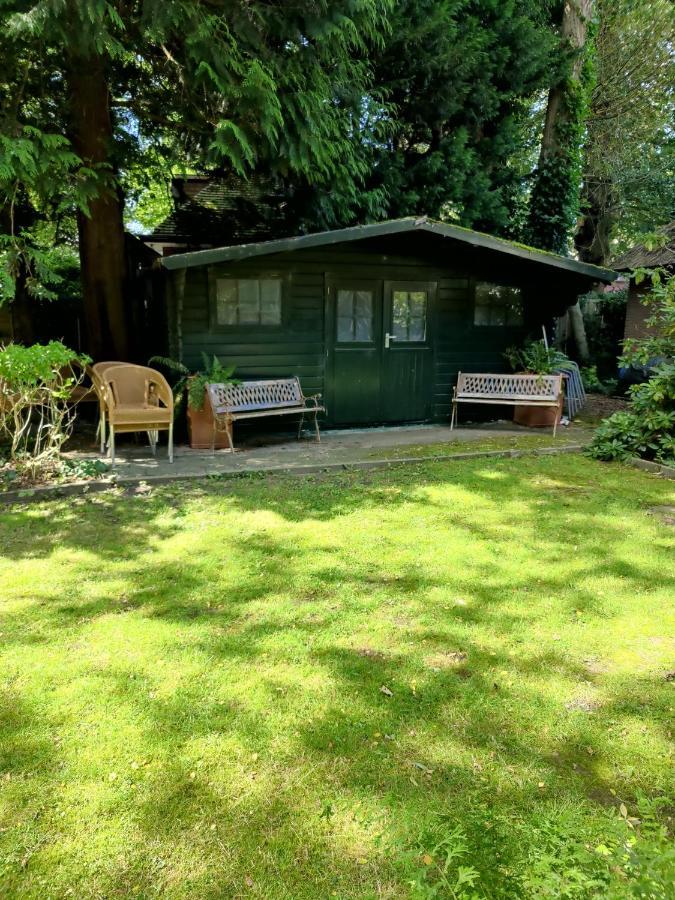 Vrijstaande Rietgedekte Villa Nabij Uitvalswegen Wassenaar Kültér fotó